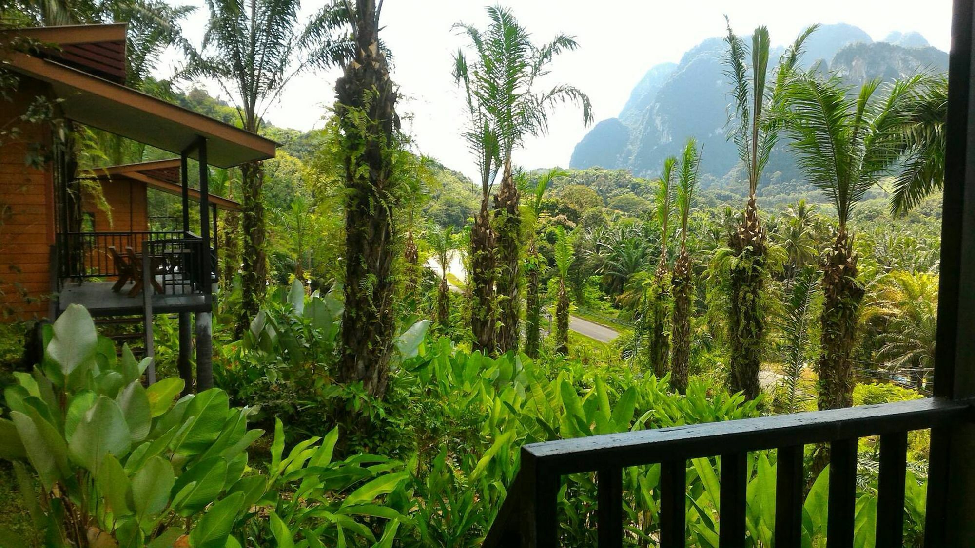 Khao Sok Horizon Hotel Phanom Екстериор снимка